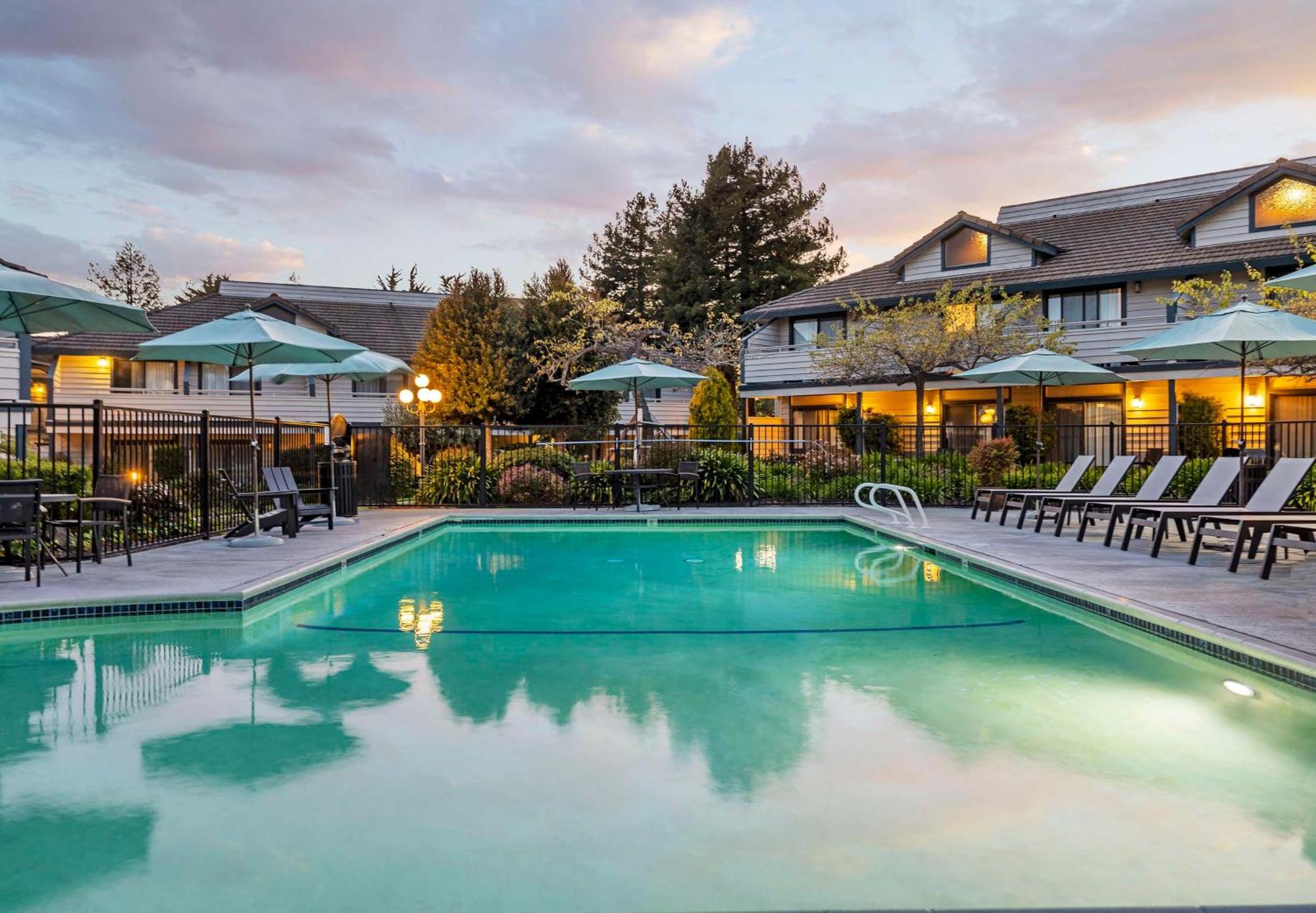 Hotel Seacliff Aptos, Tapestry Collection By Hilton Aptos